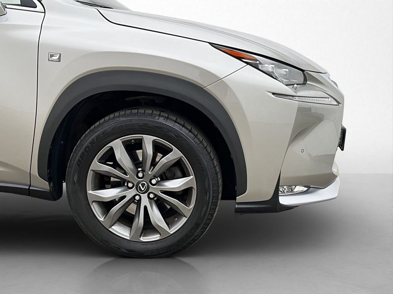 Lexus NX bild 27