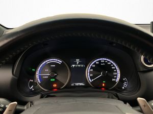 Lexus NX bild 14