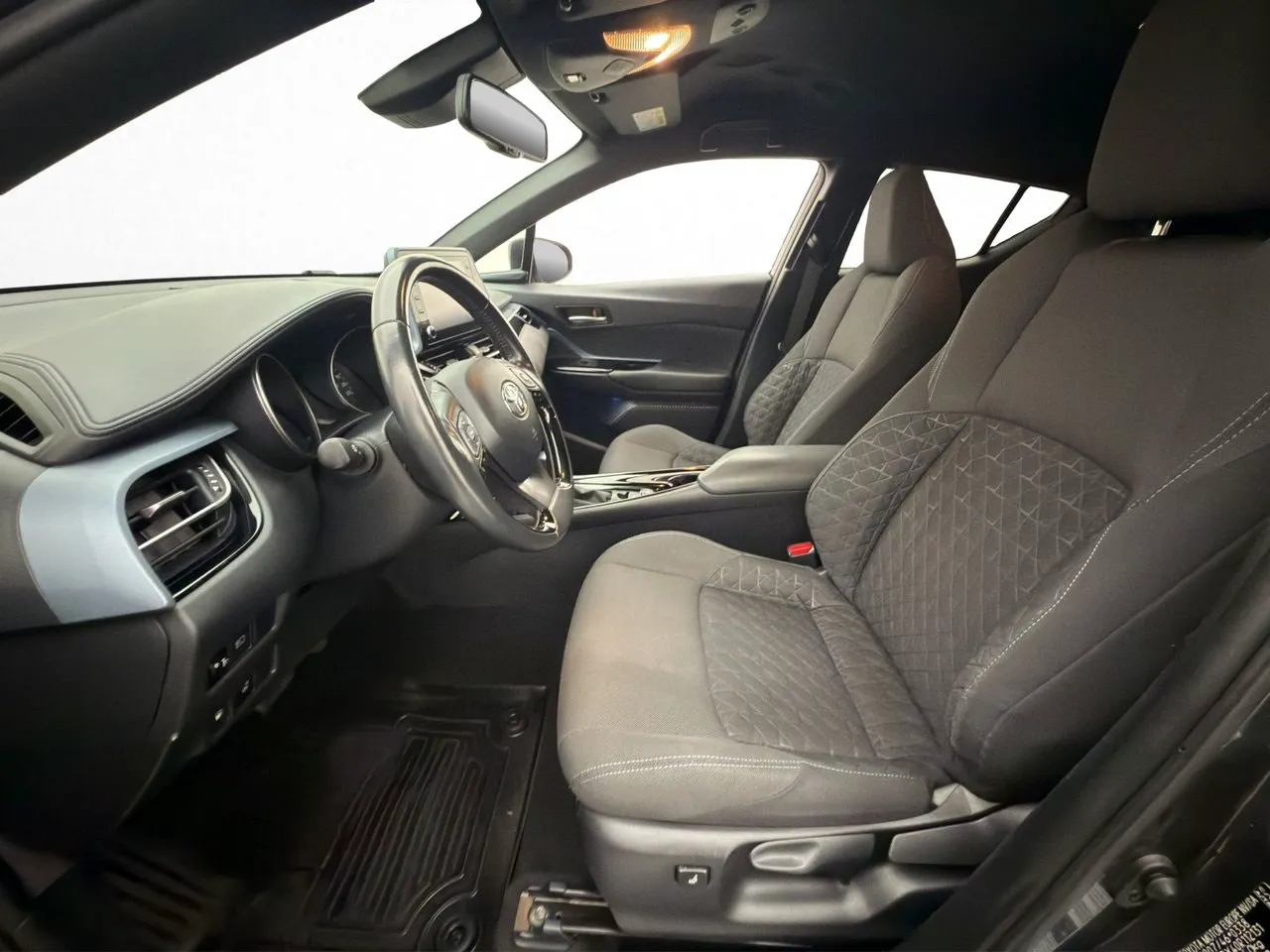 Vehicle image 14