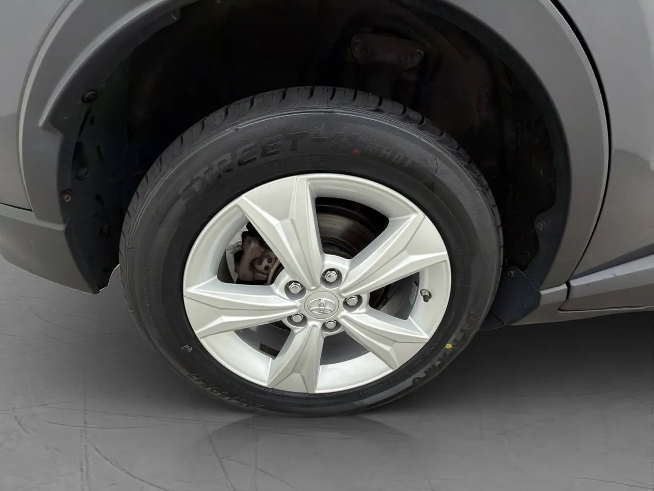 Vehicle image 30