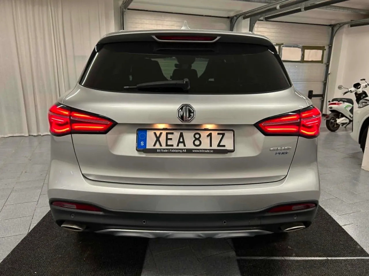Vehicle image 6