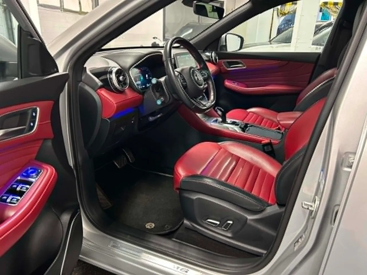 Vehicle image 8