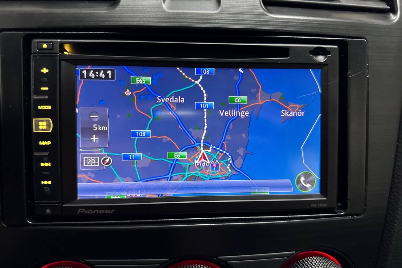 Vehicle image 18