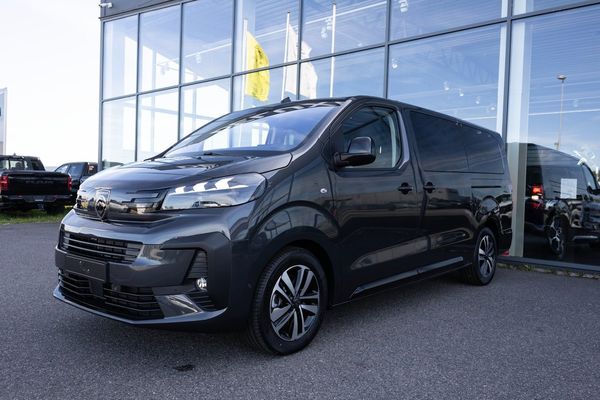 Peugeot Traveller 2.2 BlueHDi 180hk Allure 8-Sits Panorama 5 års garanti - 2026