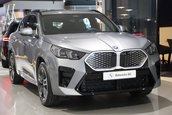 BMW iX2 xDrive 30e M Sport / Rattvärme / Businesspris* - 2026