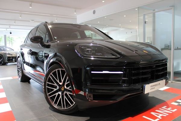 Porsche Cayenne E-HYBRID - 2024