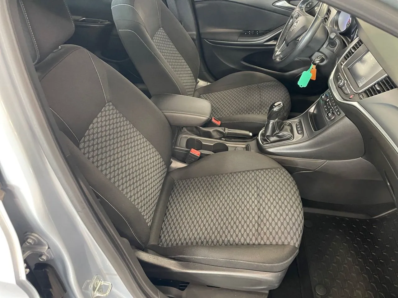 Vehicle image 13