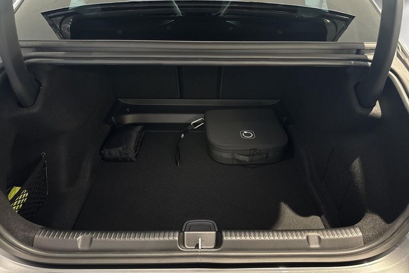 Mercedes EQE350 bild 15