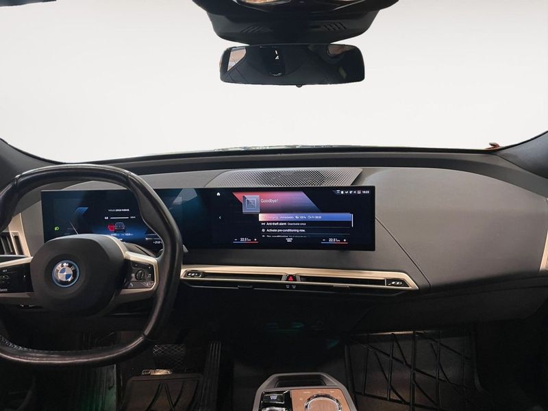 BMW iX bild 10