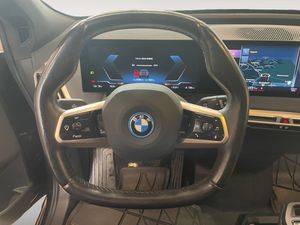 BMW iX bild 13