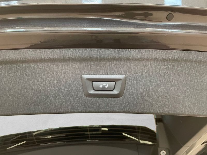 BMW iX bild 17