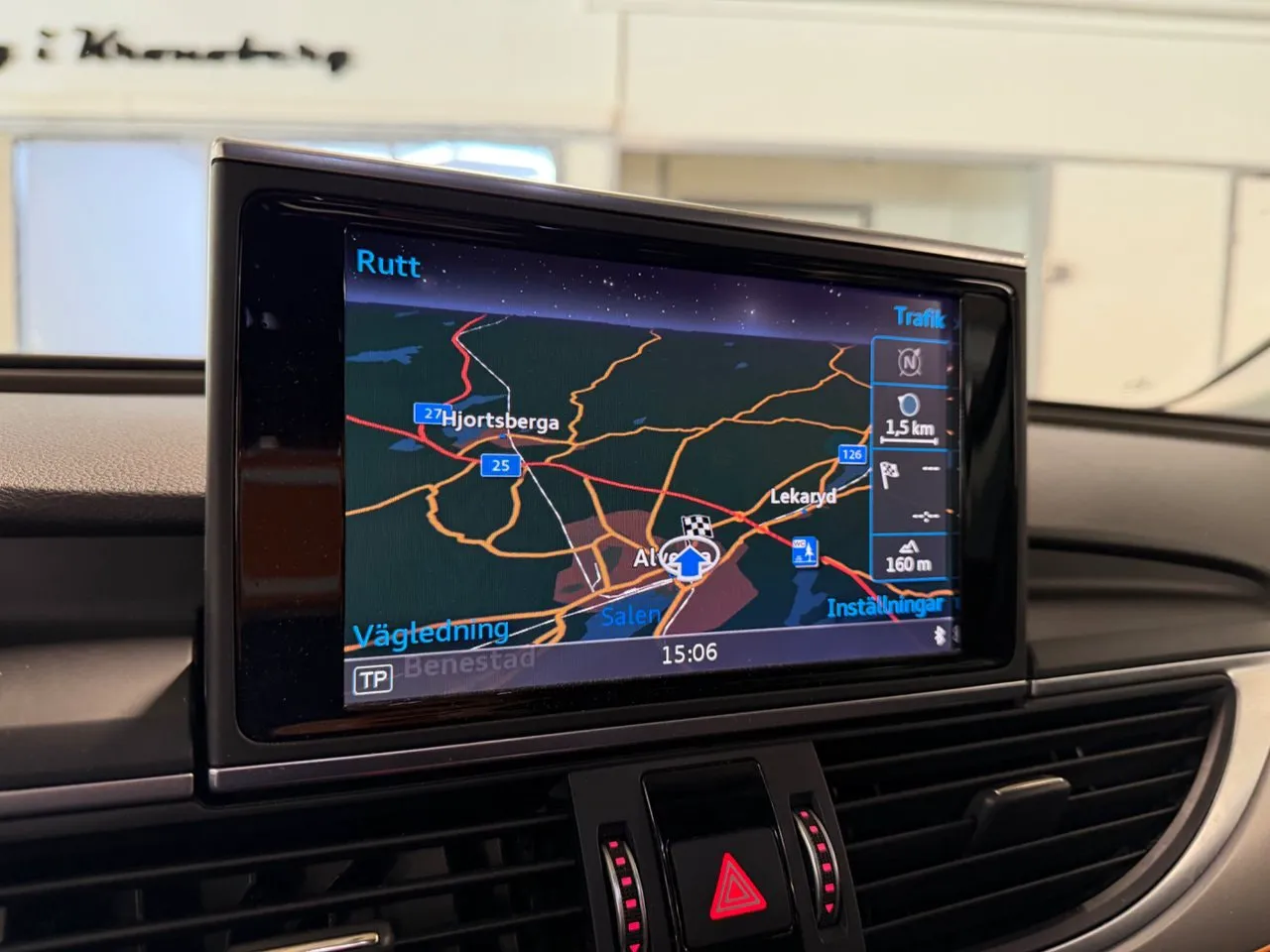 Vehicle image 14