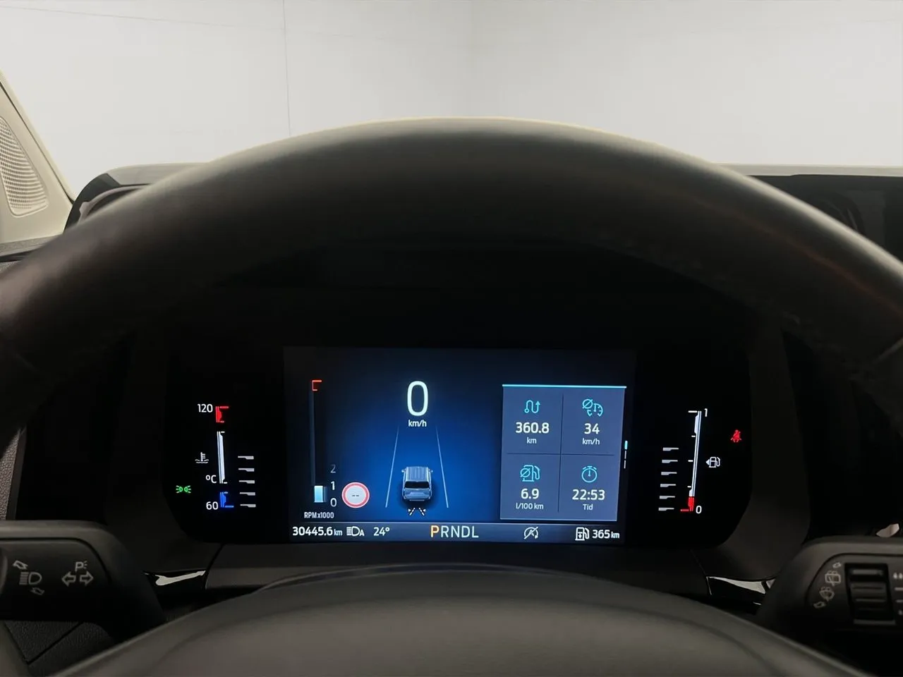 Vehicle image 18