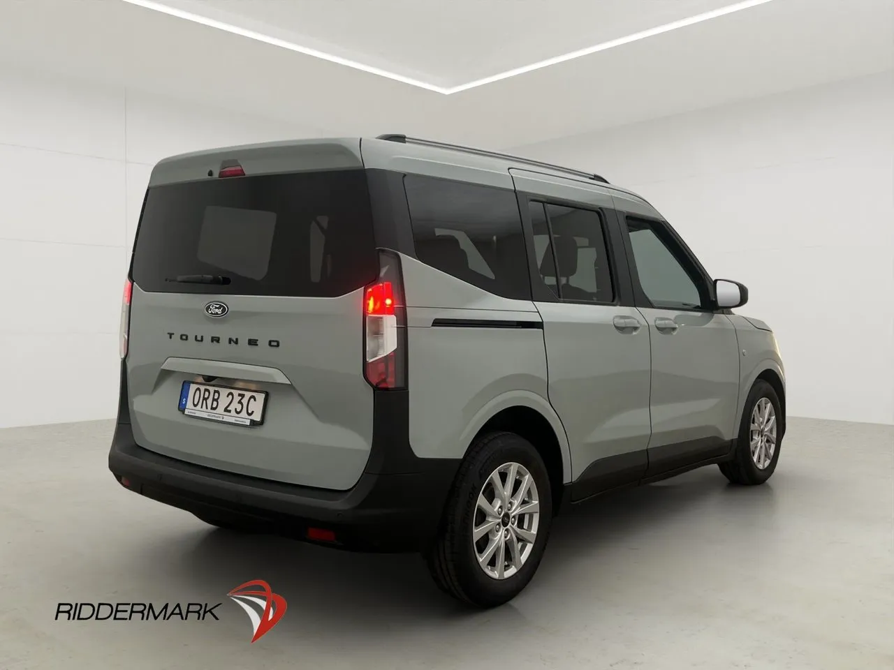 Vehicle image 8