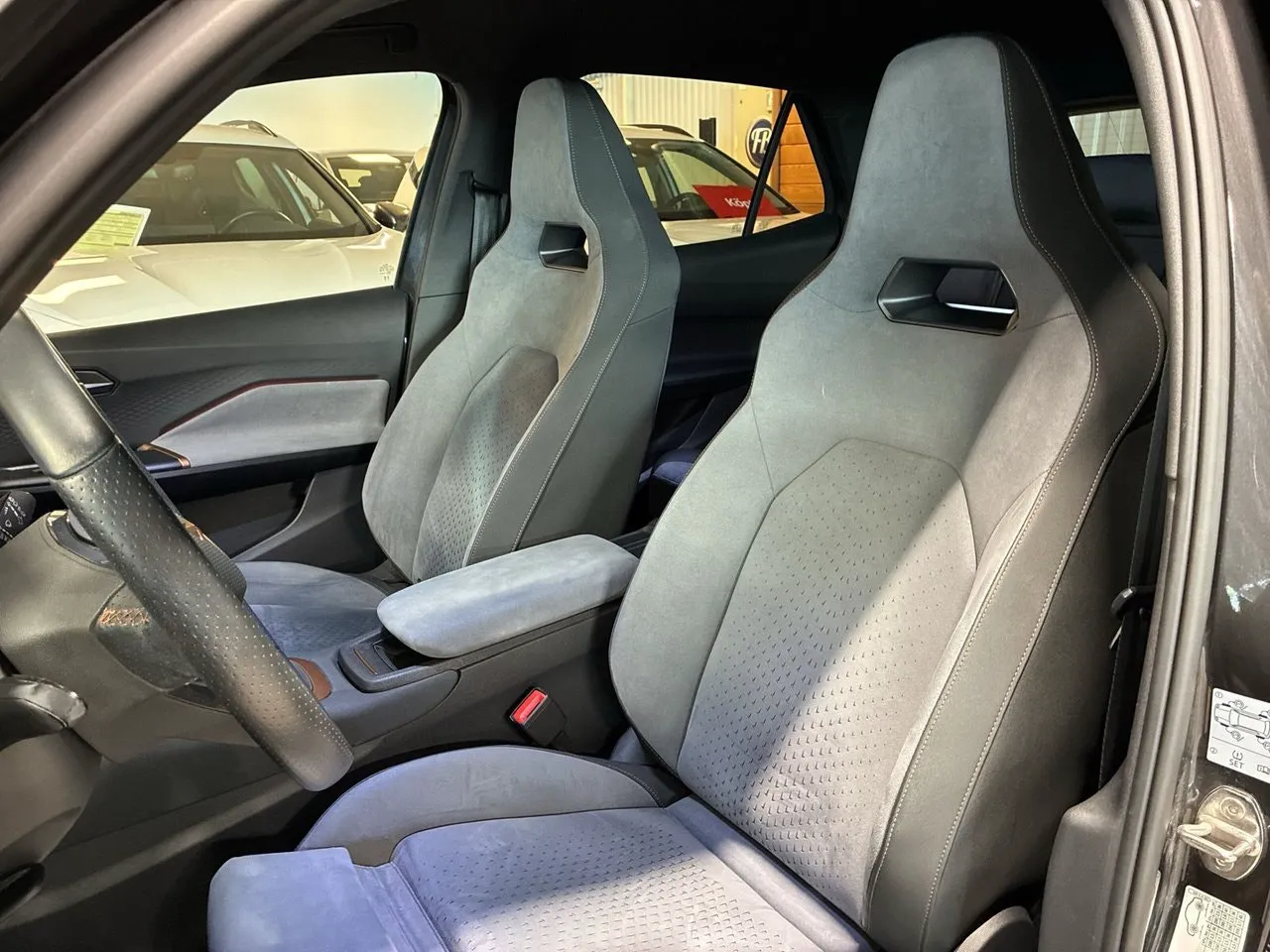 Vehicle image 23