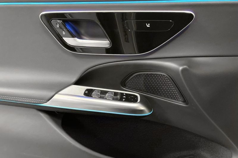 Mercedes E300 bild 14
