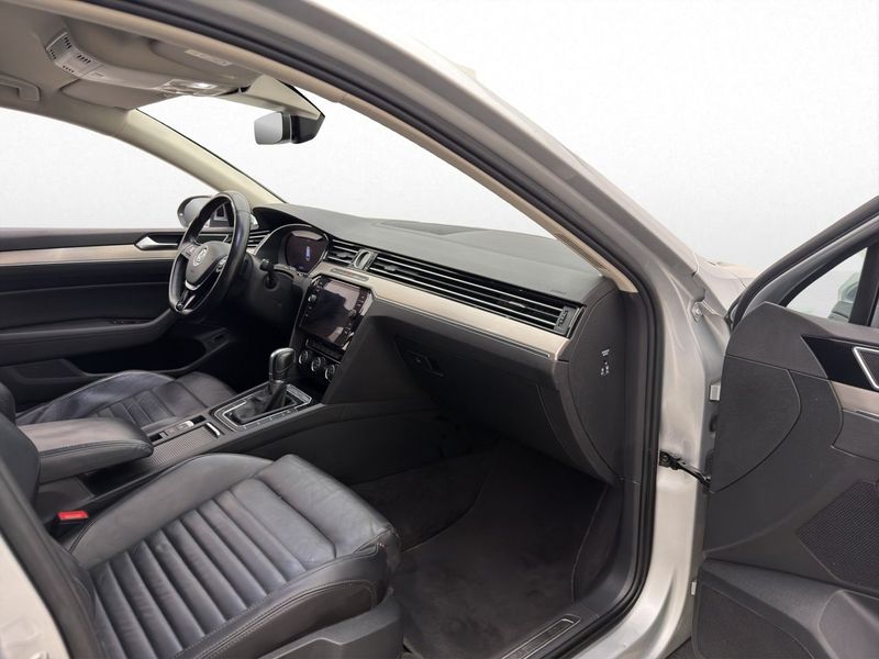 Volkswagen Passat bild 24