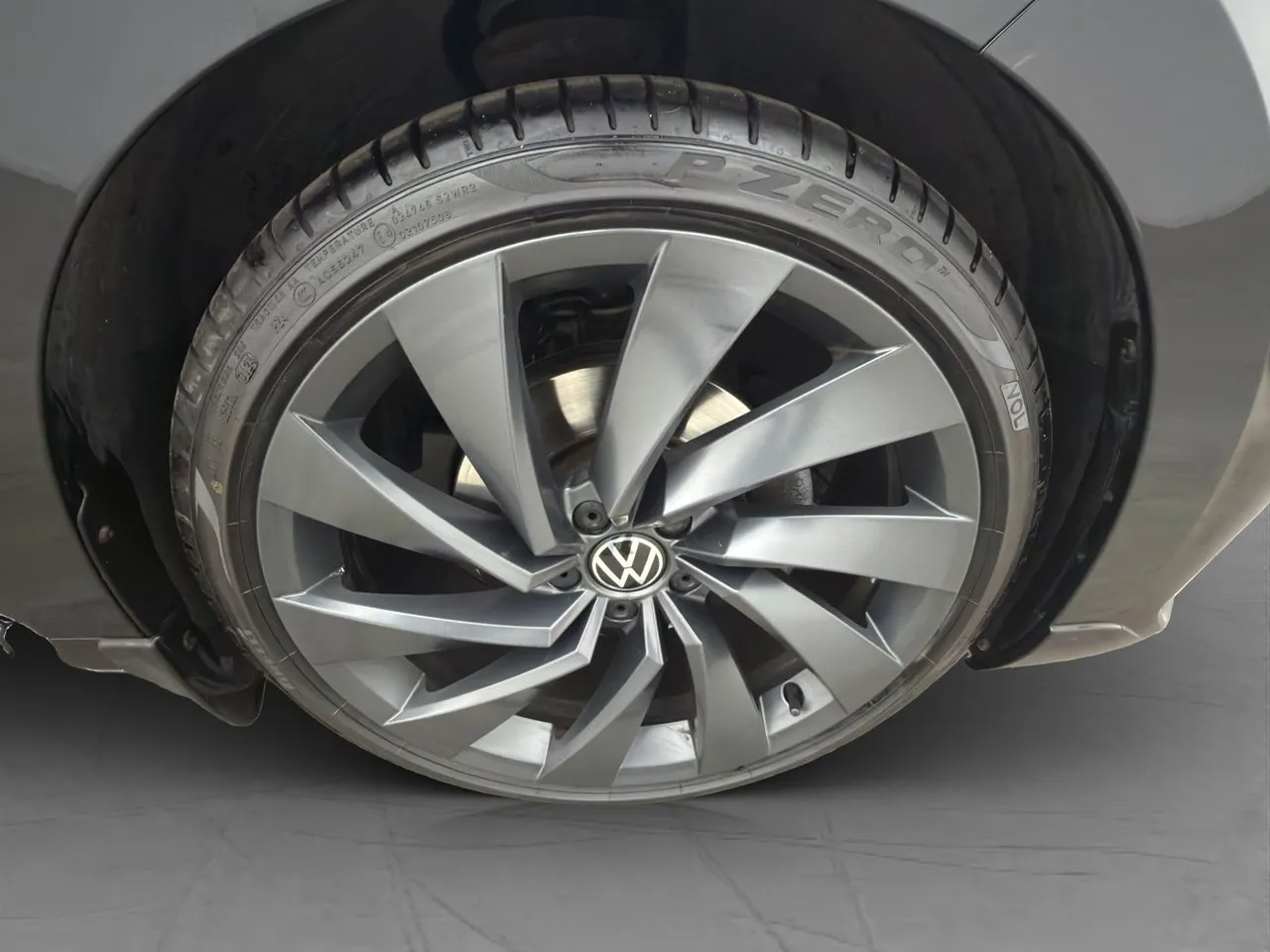 Vehicle image 32