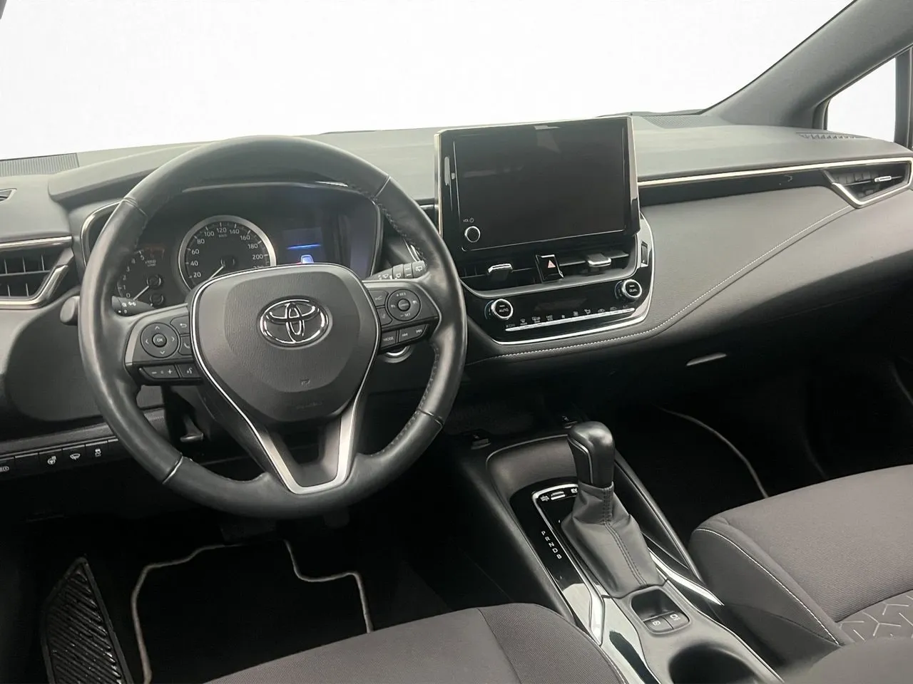 Vehicle image 10