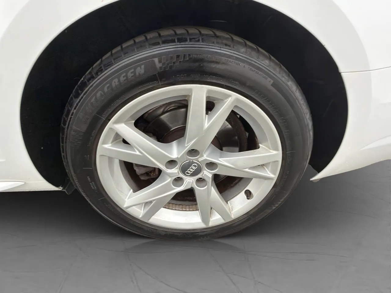 Vehicle image 30