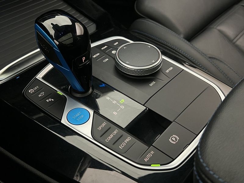 BMW iX3 bild 30