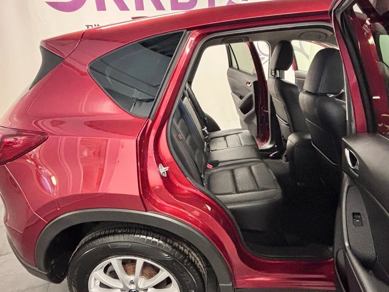 Vehicle image 7
