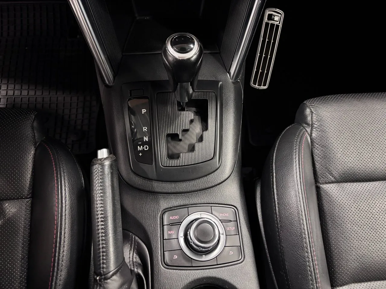 Vehicle image 14