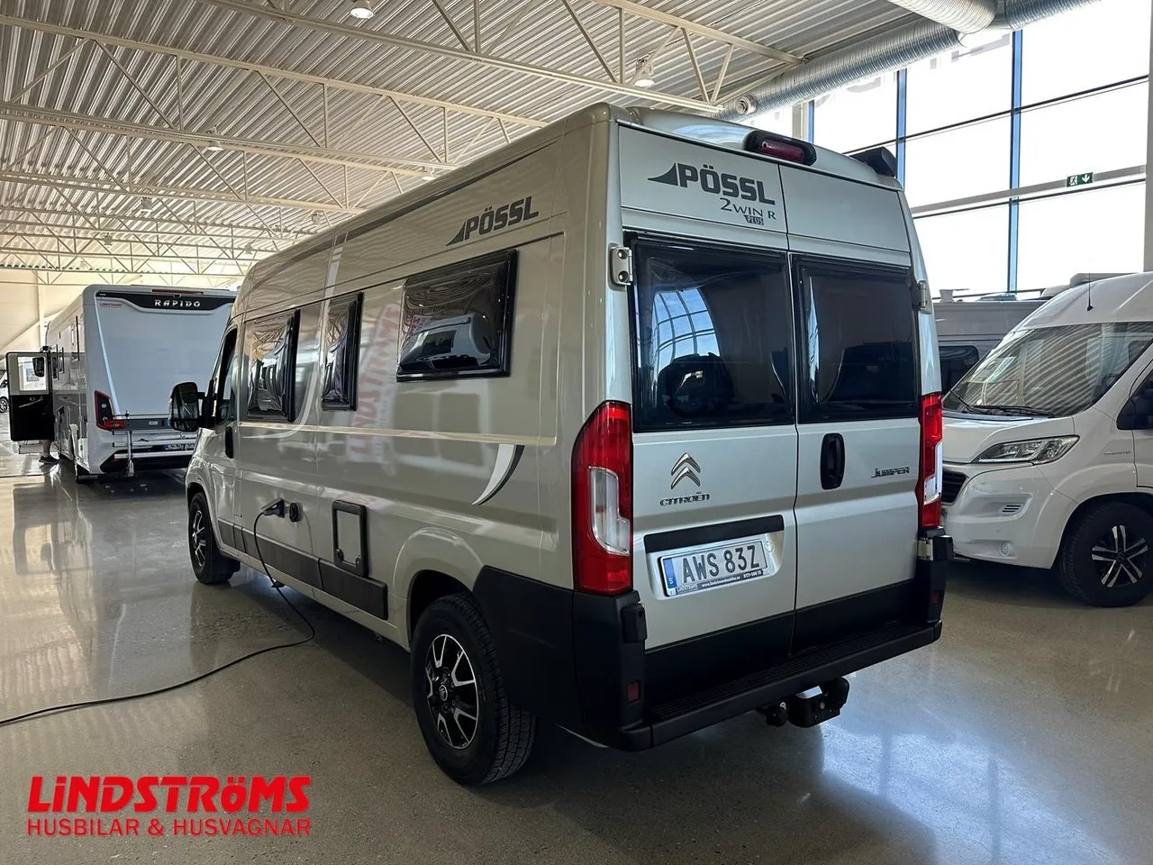 Vehicle image 18
