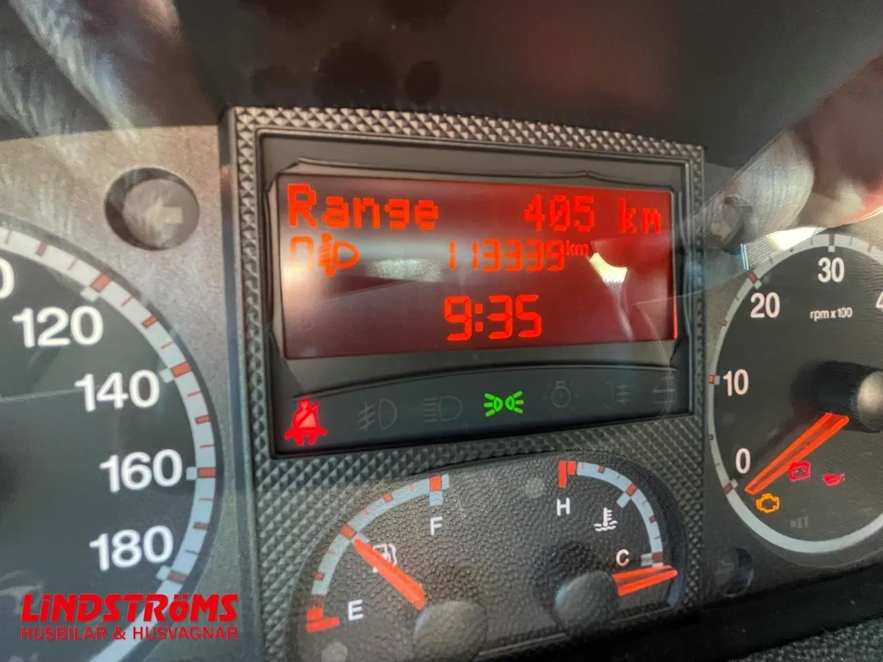 Vehicle image 25