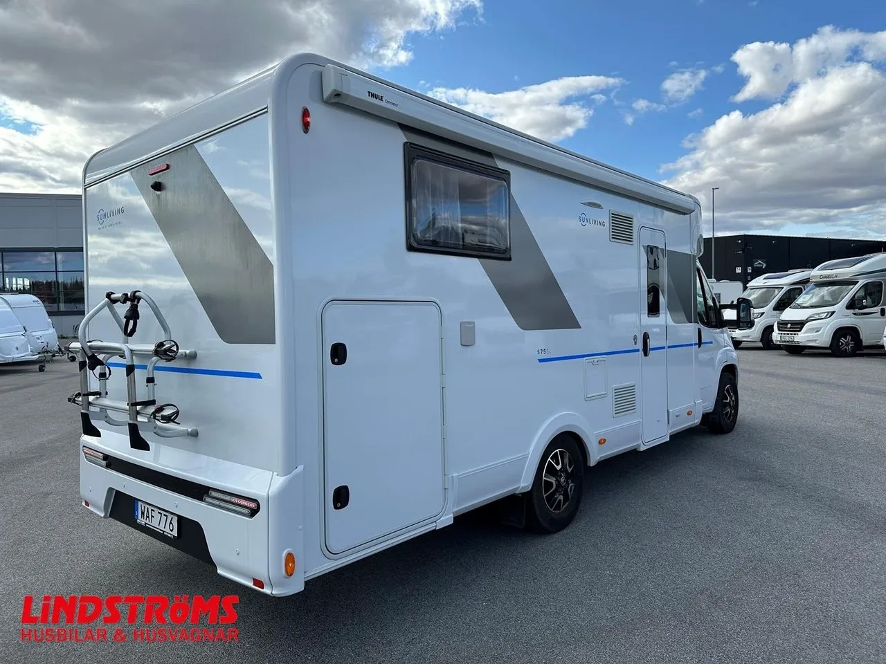 Vehicle image 24