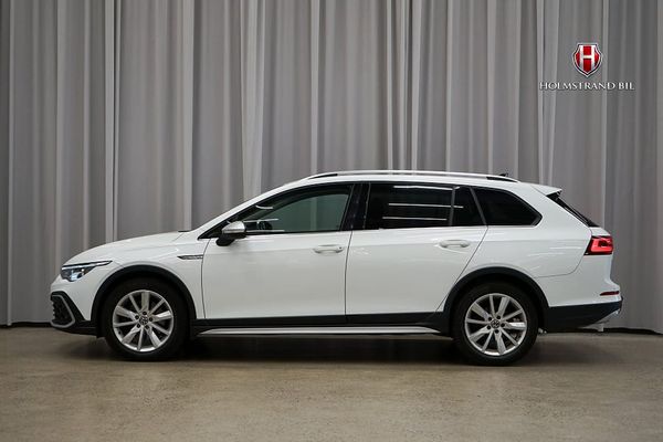 Volkswagen Golf Alltrack 2.0 TDI 4M Executive Matrix Dvärm Drag Kamera - 2023