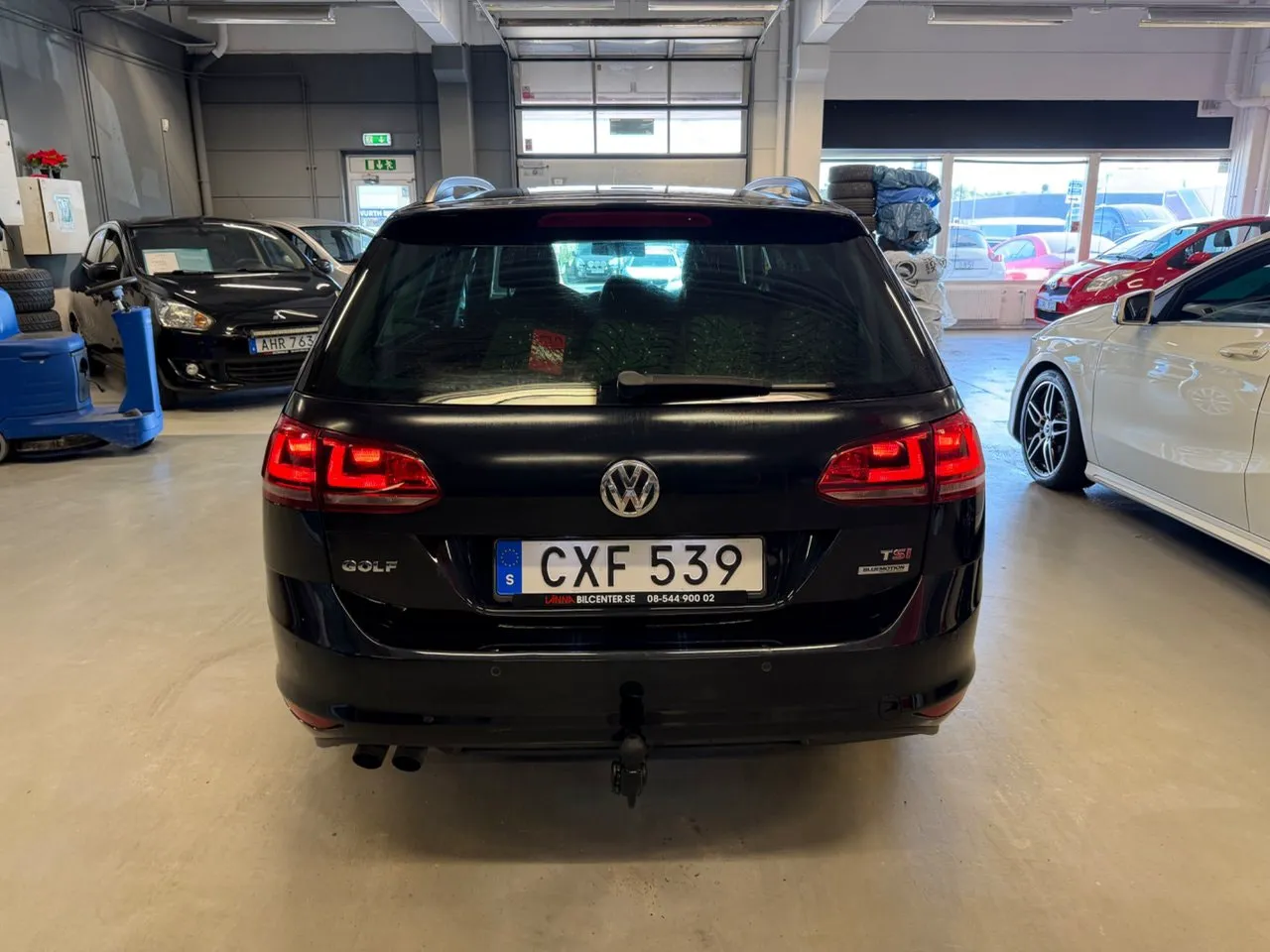 Vehicle image 5