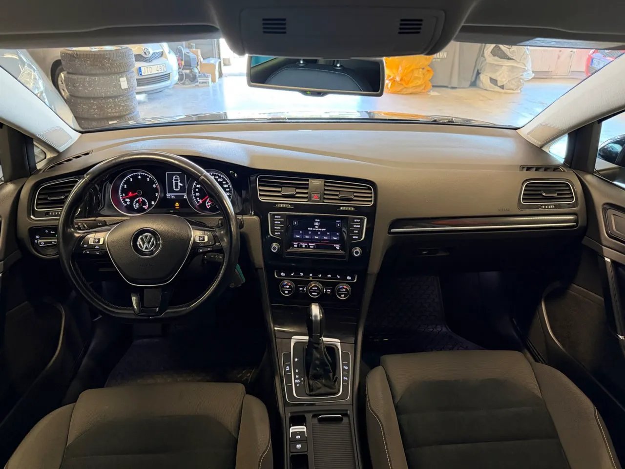 Vehicle image 20