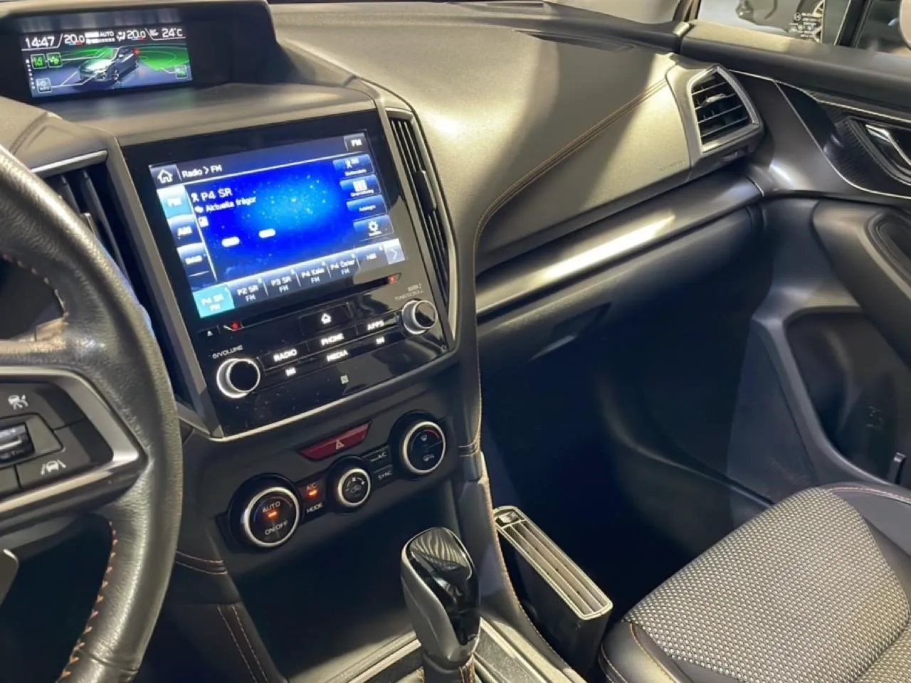 Vehicle image 14