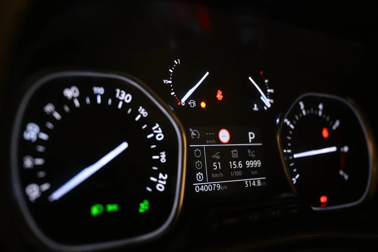 Vehicle image 14
