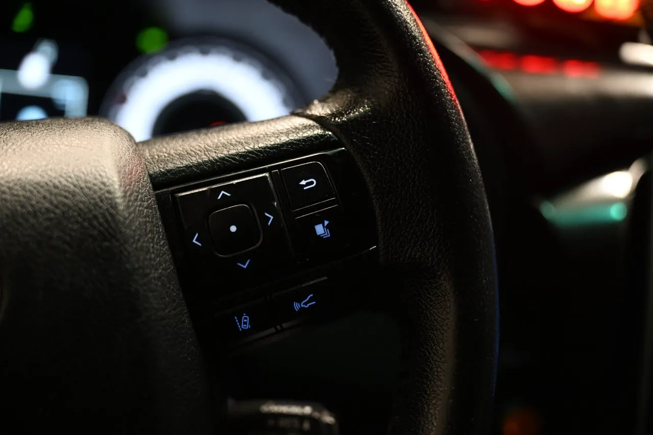 Vehicle image 25
