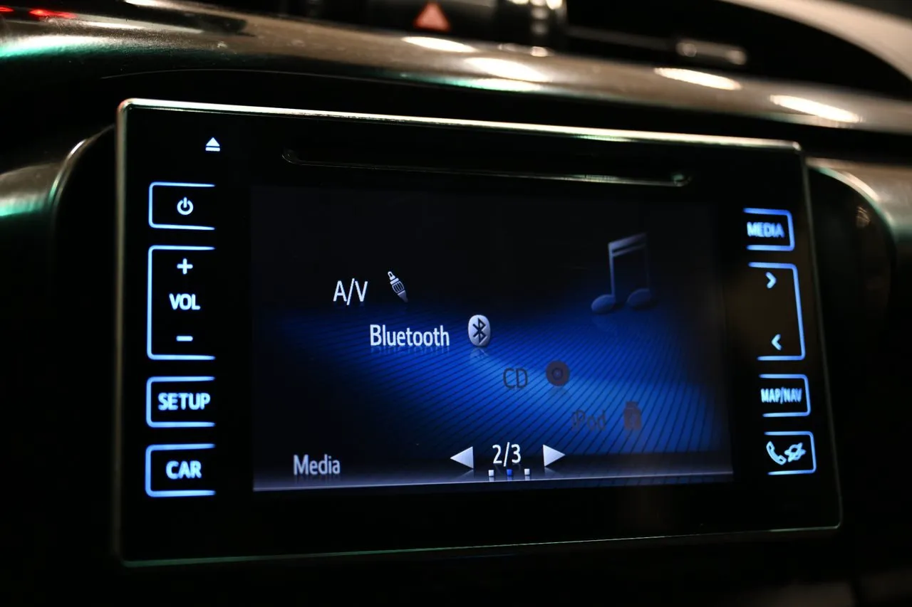 Vehicle image 16
