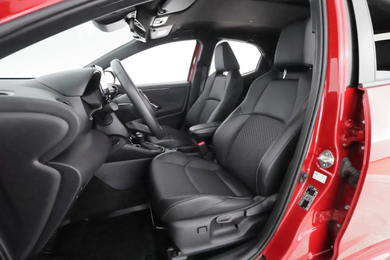 Vehicle image 14