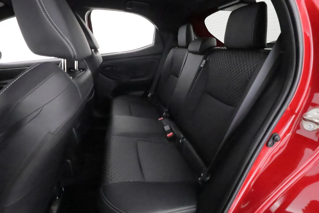 Vehicle image 10