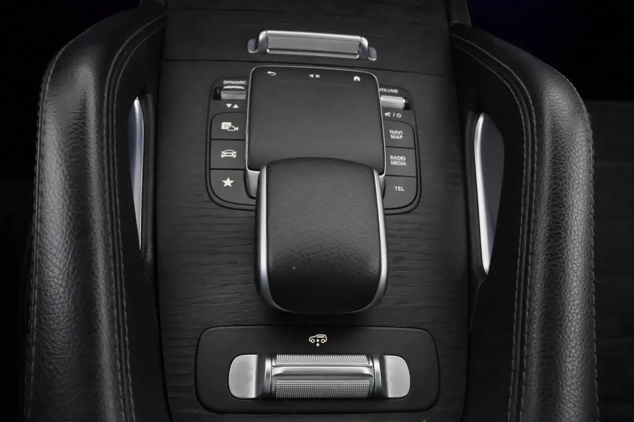 Vehicle image 21