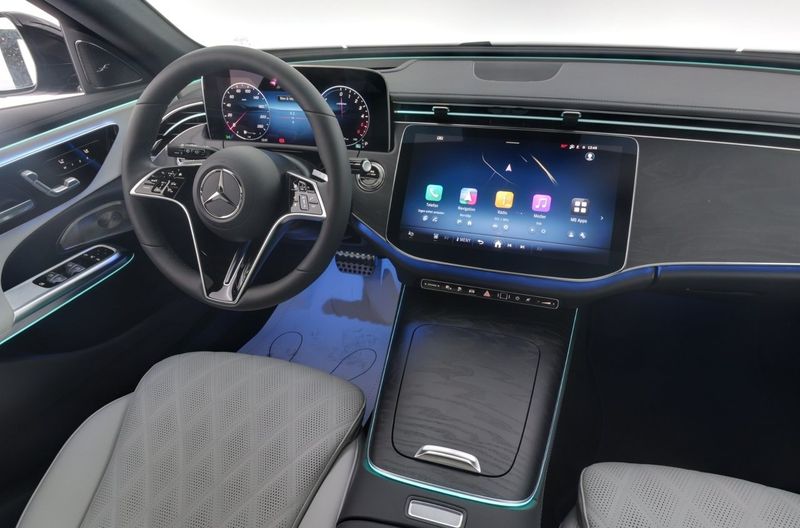 Mercedes E300 bild 9