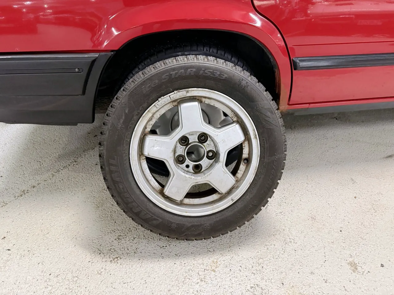 Vehicle image 18