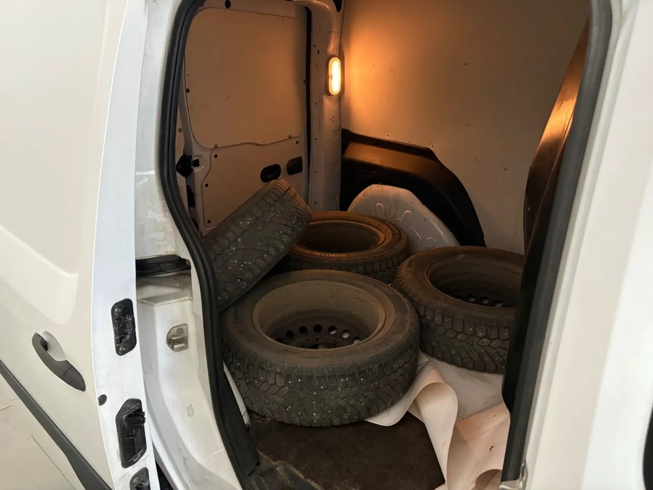 Vehicle image 7