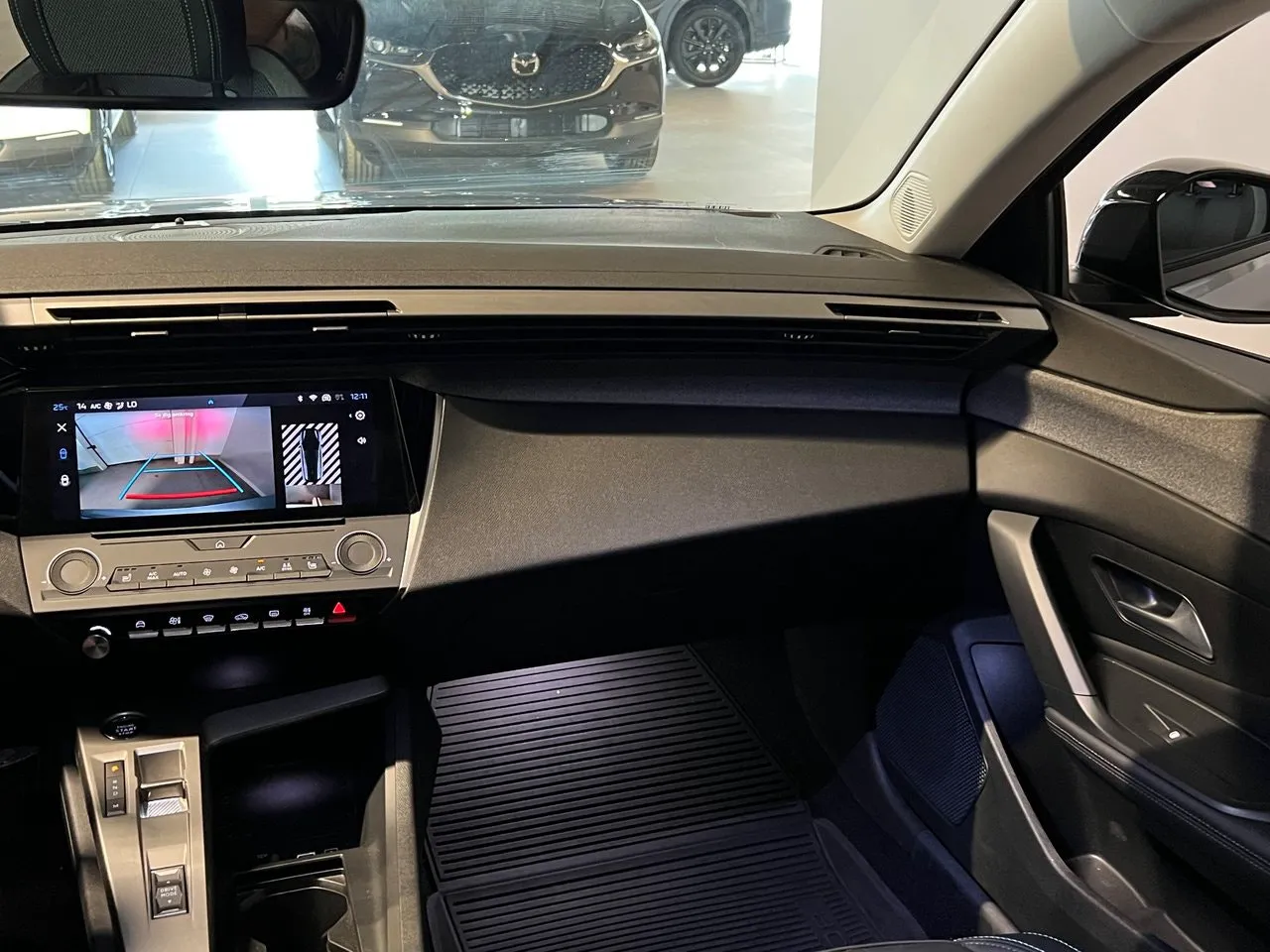 Vehicle image 14