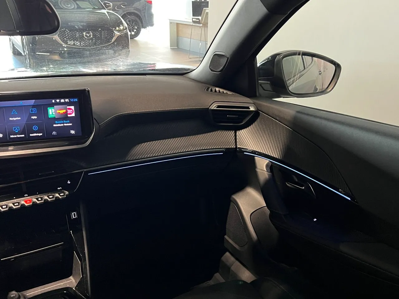 Vehicle image 14
