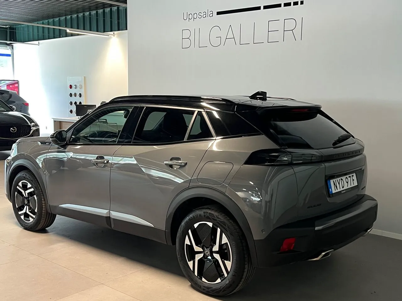 Vehicle image 3