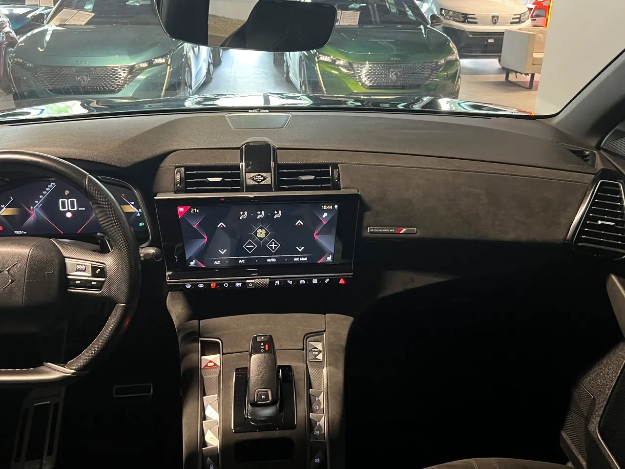 Vehicle image 13