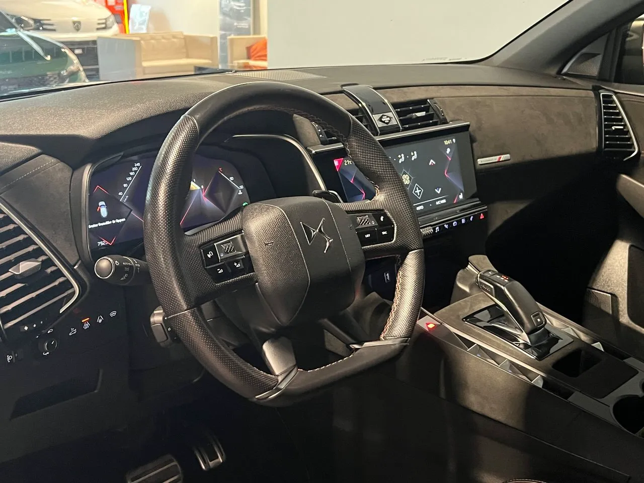 Vehicle image 7