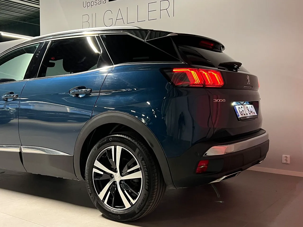Vehicle image 21
