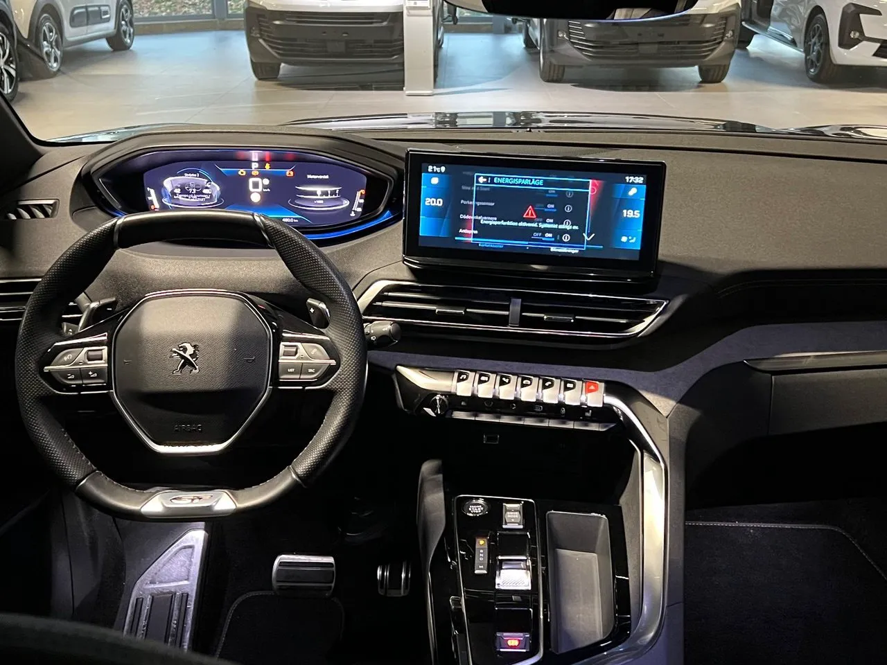 Vehicle image 14